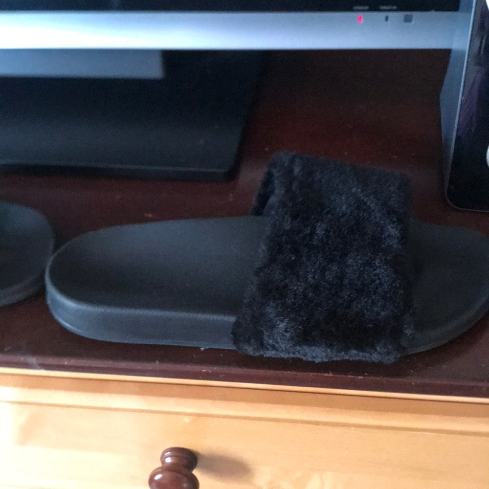 Fuzzy slides - Picture 2 of 3